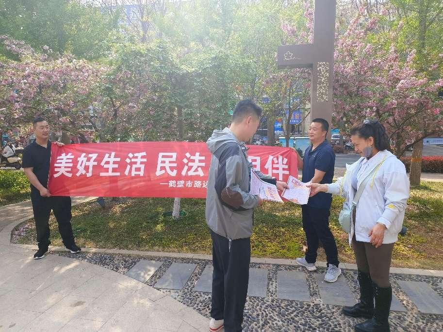 開展“五個一”櫻花節(jié)宣傳照片